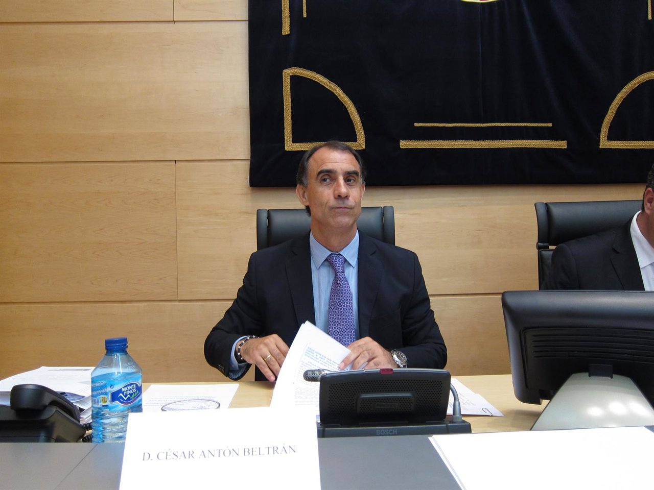 Antón en su comparecencia en la Comisión de Investigación del HUBU