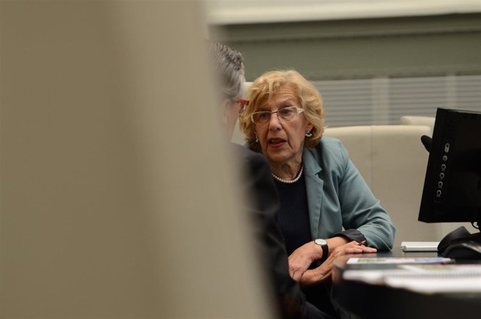 La alcaldesa de Madrid, Manuela Carmena, durante un pleno en el Ayuntamiento
