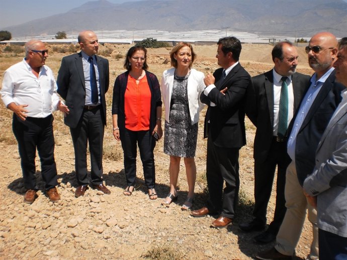 Ortiz y Góngora visitan la parcela de Frutilados del Poniente      