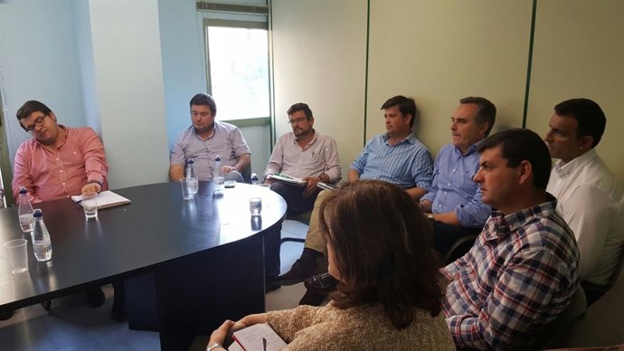 Los populares con los agricultores.