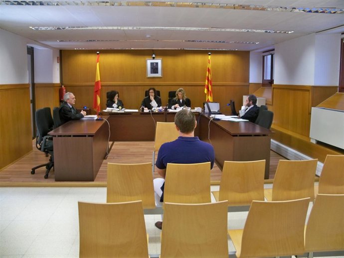 Juicio a un mosso d'esquadra por una presunta detención ilegal