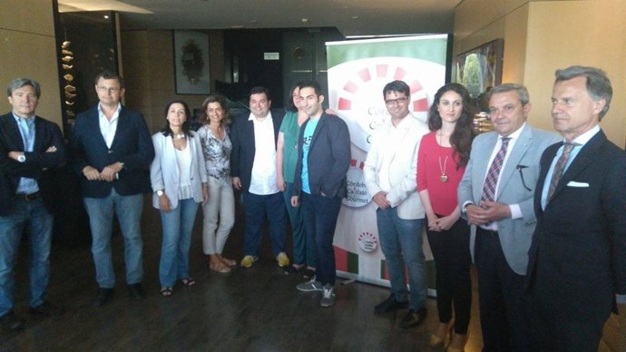 Autoridades durante la presentación de Córdoba Califato Gourmet