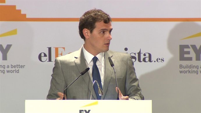 Rivera acusa a Rajoy de convertise en "podemita"