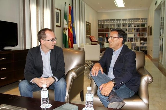 El presidente de la Diputación de Huelva, Ignacio Caraballo, y festival de cine.