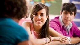 Adolescentes, niños, clase, colegio, aula