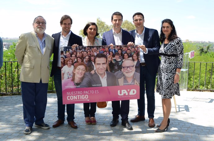 Gorka Maneiro y Fernando Savater presentan el cartel de UPYD