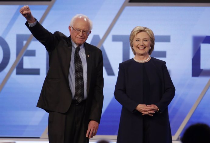 Hillary Clinton y Bernie Sanders 