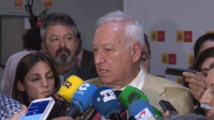 Margallo se niega a convertir las cenas privadas en "espectáculo público"