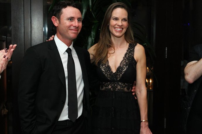 Hilary Swank y Rubén Torres