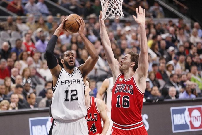 Pau Gasol y LaMarcus Aldridge en el: Chicago Bulls- San Antonio Spurs