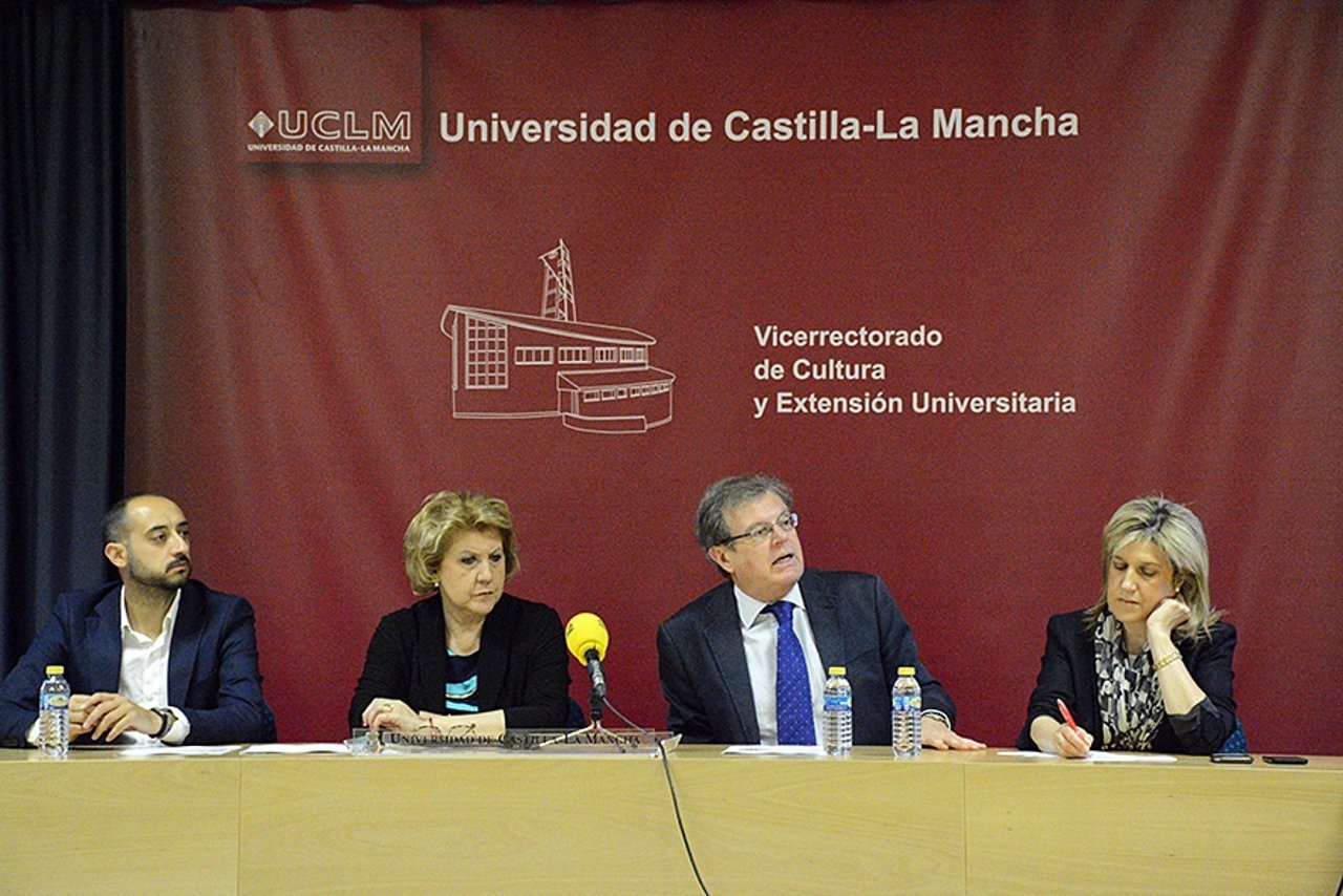 UCLM: La UCLM Conmemora El IV Centenario De La Muerte De Cervantes Con Un Progra