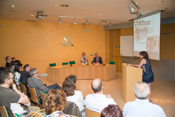 Entrega de credenciales a los investigadores de la UdL