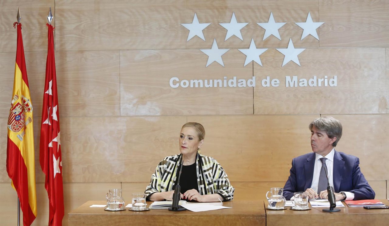 Cifuentes y Garrido en rueda de prensa