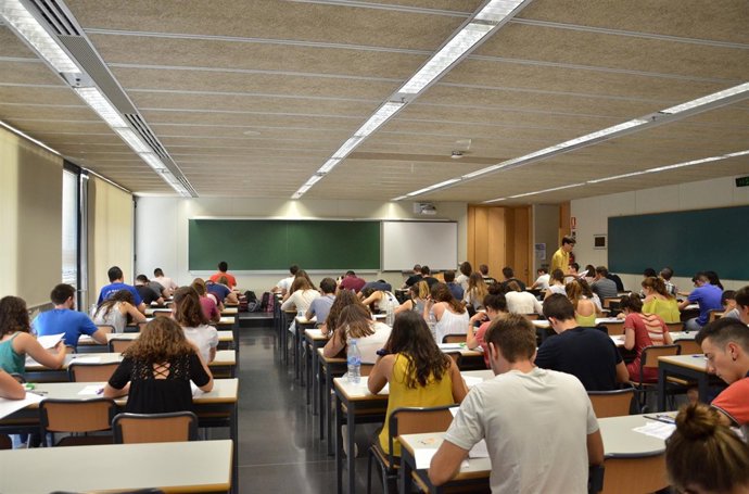 Alumnos realizando las PAU en la UPV