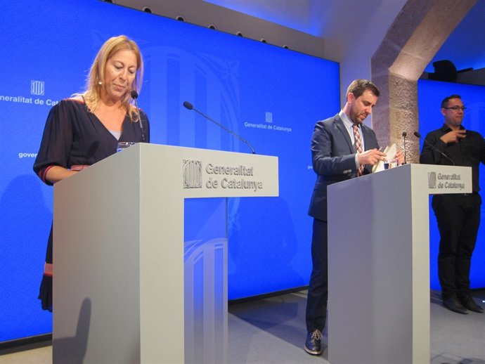 La portavoz del Govern, N.Munté, y el conseller T.Comín