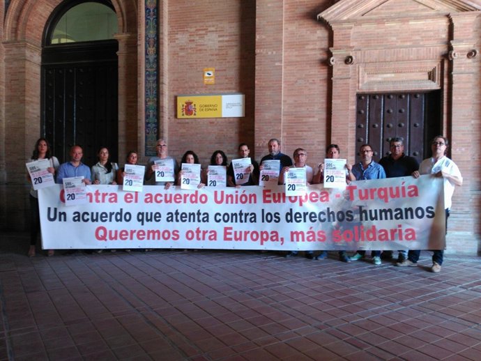 Sevilla se solidariza con los refugiados.