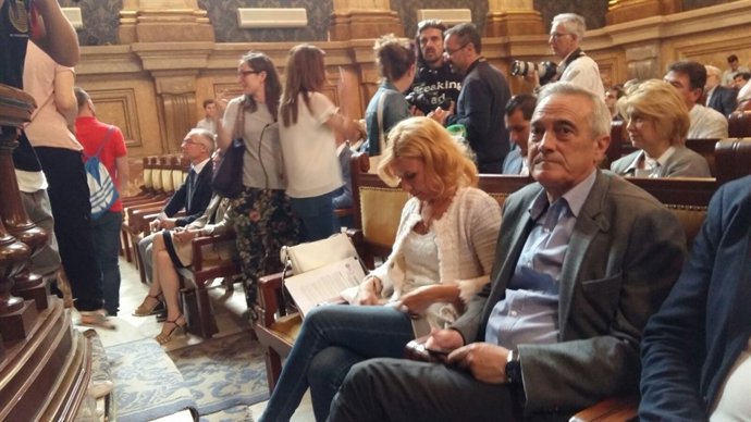 Javier Sada en la firma del acuerdo estatal en defensa de la minería.