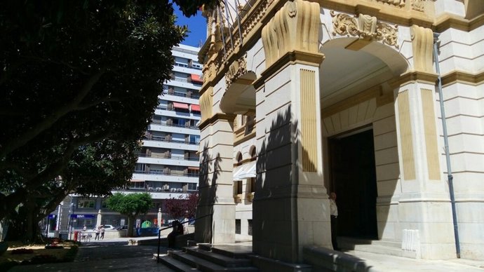 Entrada principal del Palau Provincial