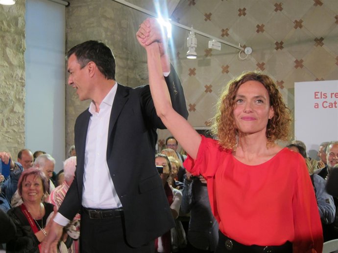 Pedro Sánchez y  Meritxel Batet