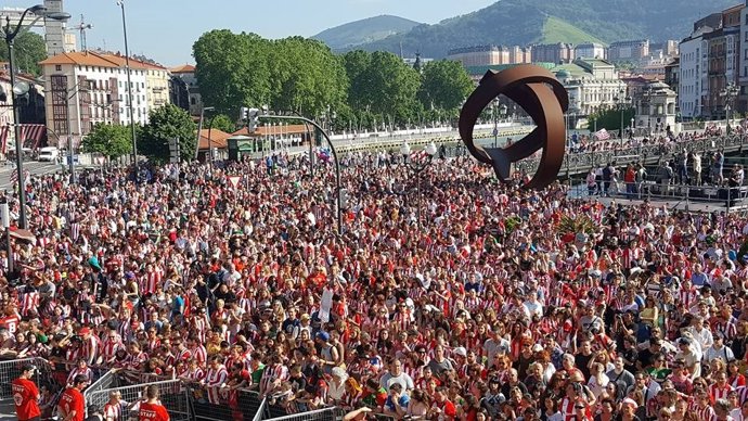 Recibimiento a las jugadoras del Athletic en el Ayuntamiento