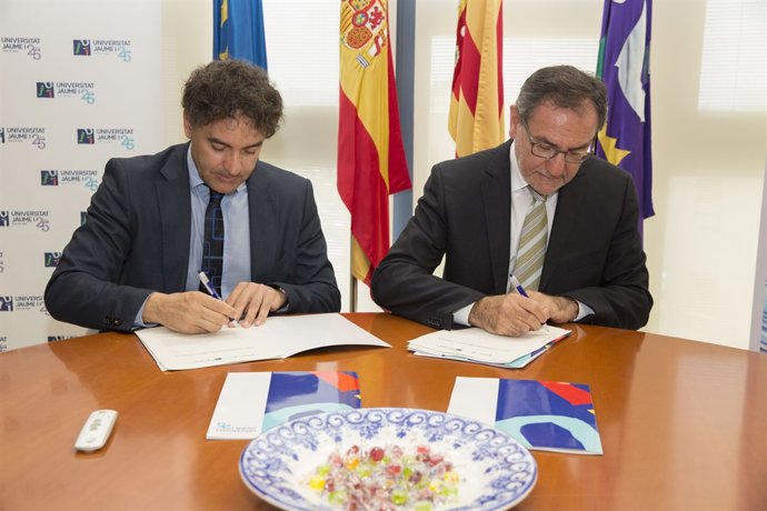 COLOMER Y CLIMENT FIRMAN EL CONVENIO