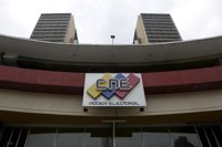 Desalojan cinco sedes del CNE por amenaza de bomba en medio de las protestas opositoras