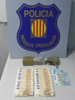 Material intervenido en una plantación de marihuana