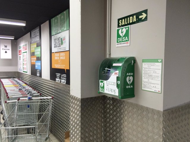 Simply Cardioprotege Su Red De Supermercados Con Desfibriladores DOC