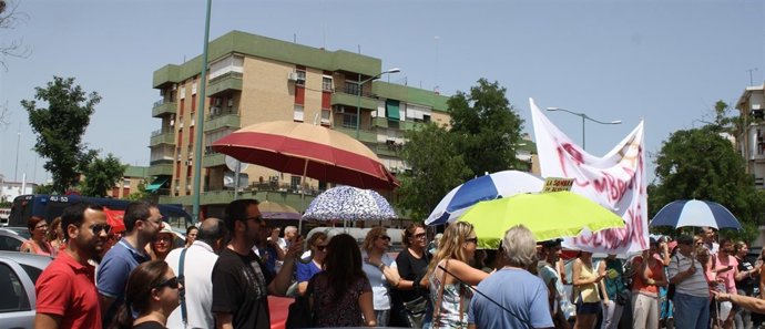 Manifestación del CEIP Arias Montano.