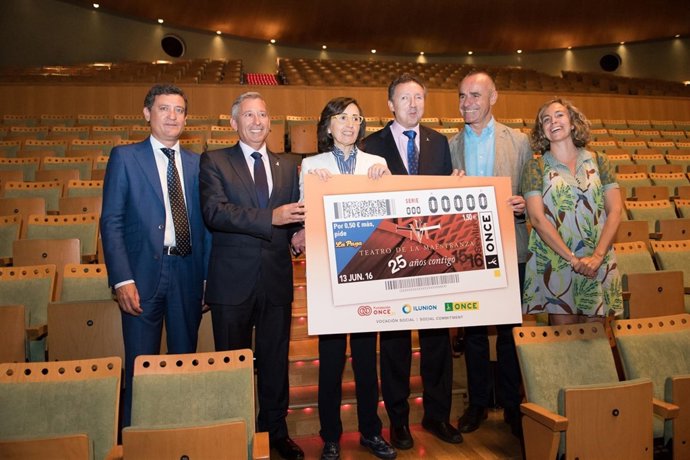 Presentación del cupón de la ONCE dedicado al XXV aniversario de la Maestranza