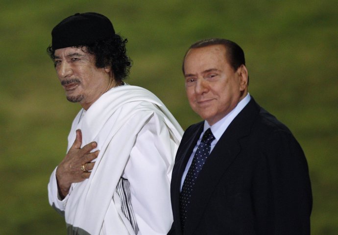 Gadafi y Berlusconi, durante una reunión en 2010