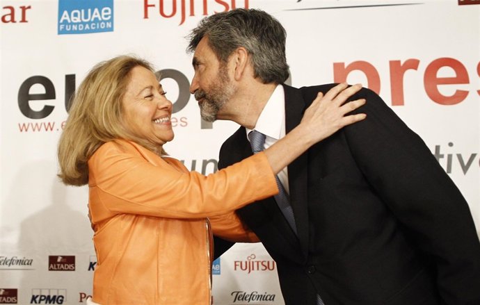 Consuelo Madrigal y carlos Lesmes en los Desayunos de Europa Press