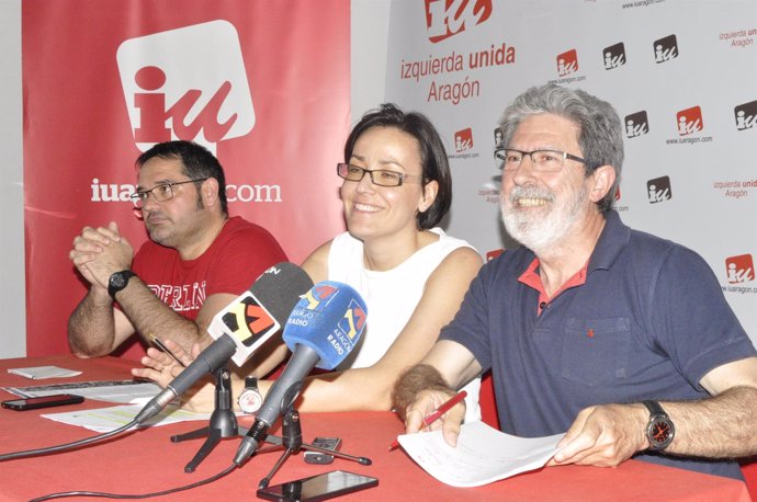 Adolfo Barrena, Sofía Ciércoles y Miguel Ángel Ginés, de IU. 