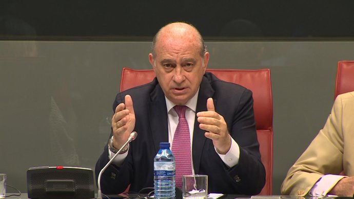 Fernández Díaz critica que la CUP condiciona a toda Cataluña