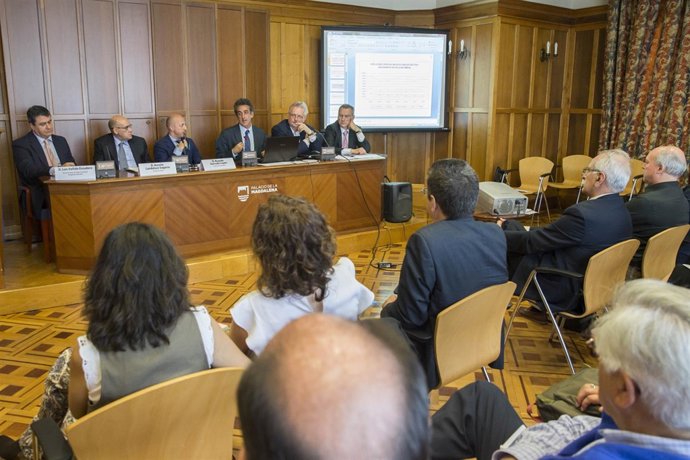 El consejero en la jornada