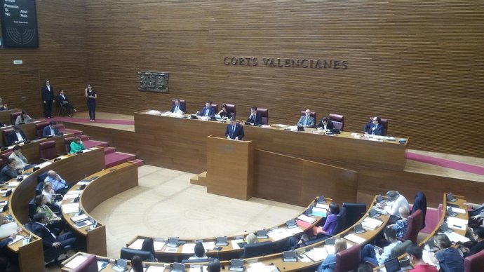 Puig en la tribuna de las Corts