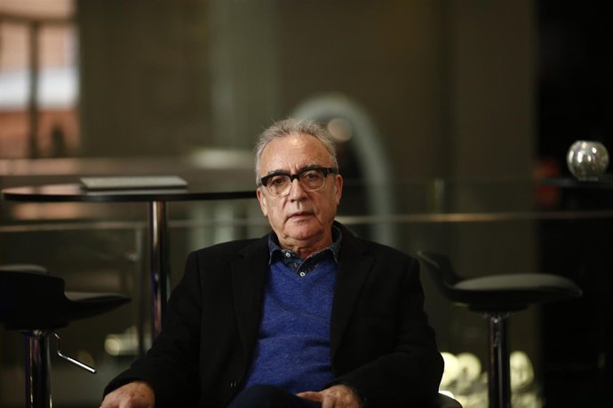 Juan José Millás presenta Desde la sombra