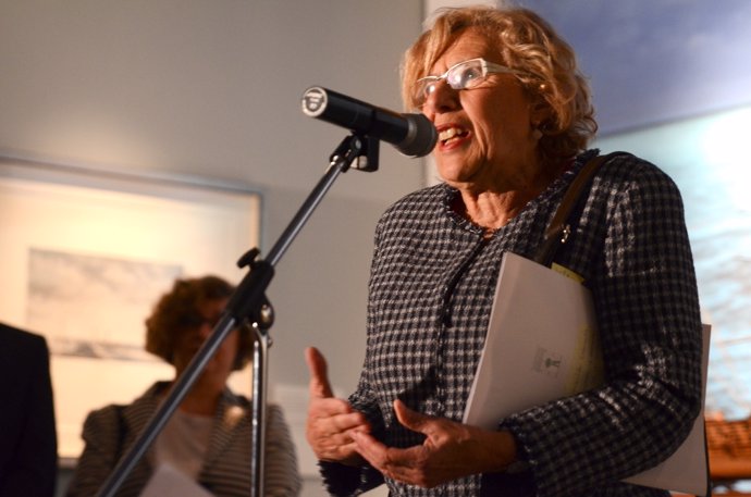 Manuela Carmena en la exposición Arte y carne