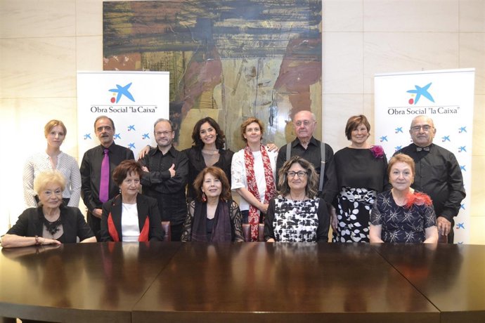Las coordinadoras del proyecto junto a los actores