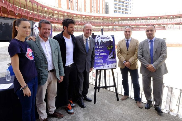 Pablo López, De la Torre y Elías Bendodo Serenatas Luna Joven en La Malagueta