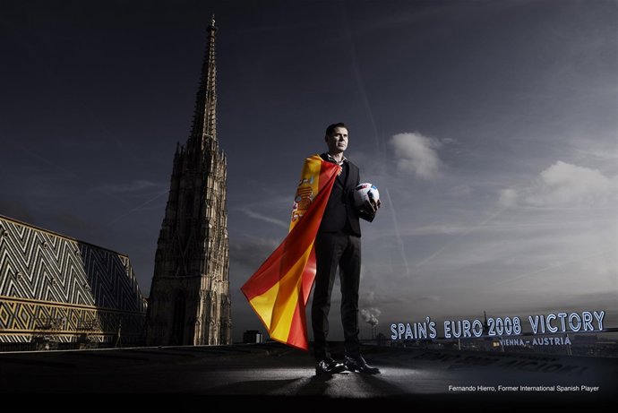 Tu momento de la Eurocopa con Hublot, Fernando Hierro