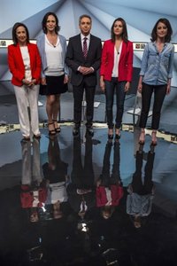 Podemos no renuncia al referéndum en Cataluña y el PSOE insiste en que "no es posible"