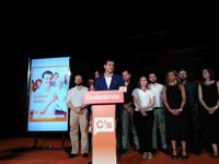 Rivera pide el voto para el "cambio a mejor" con C's y hace un llamamiento a los indecisos