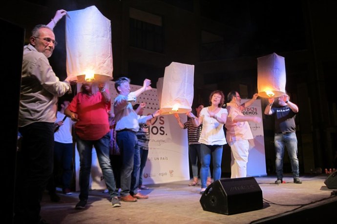 Unidos Podemos inicia la campaña con farolillos orientales.