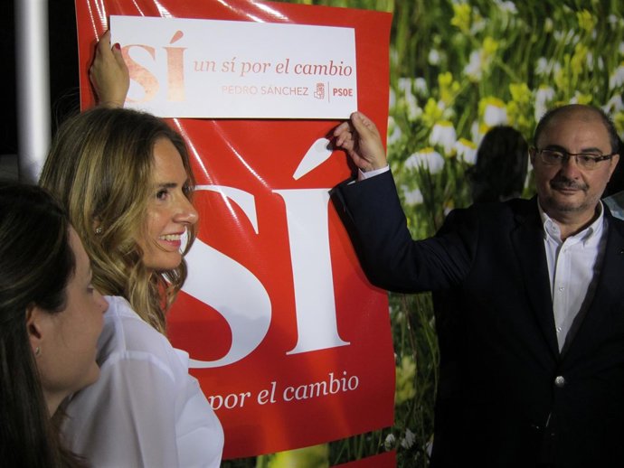 Inicio de la campaña elecotral del PSOE en Zaragoza