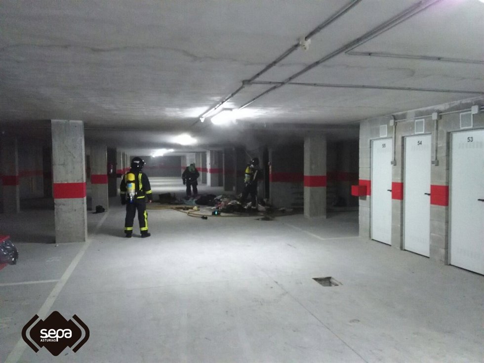 Incendio urbano en Avilés
