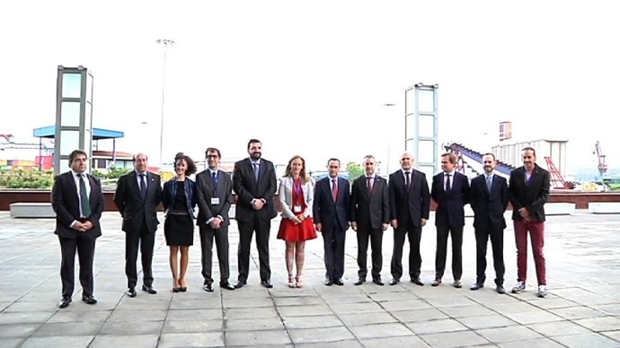 LEHENDAKARI, TOÑA Y RESPONSABLES DEL PUERTO