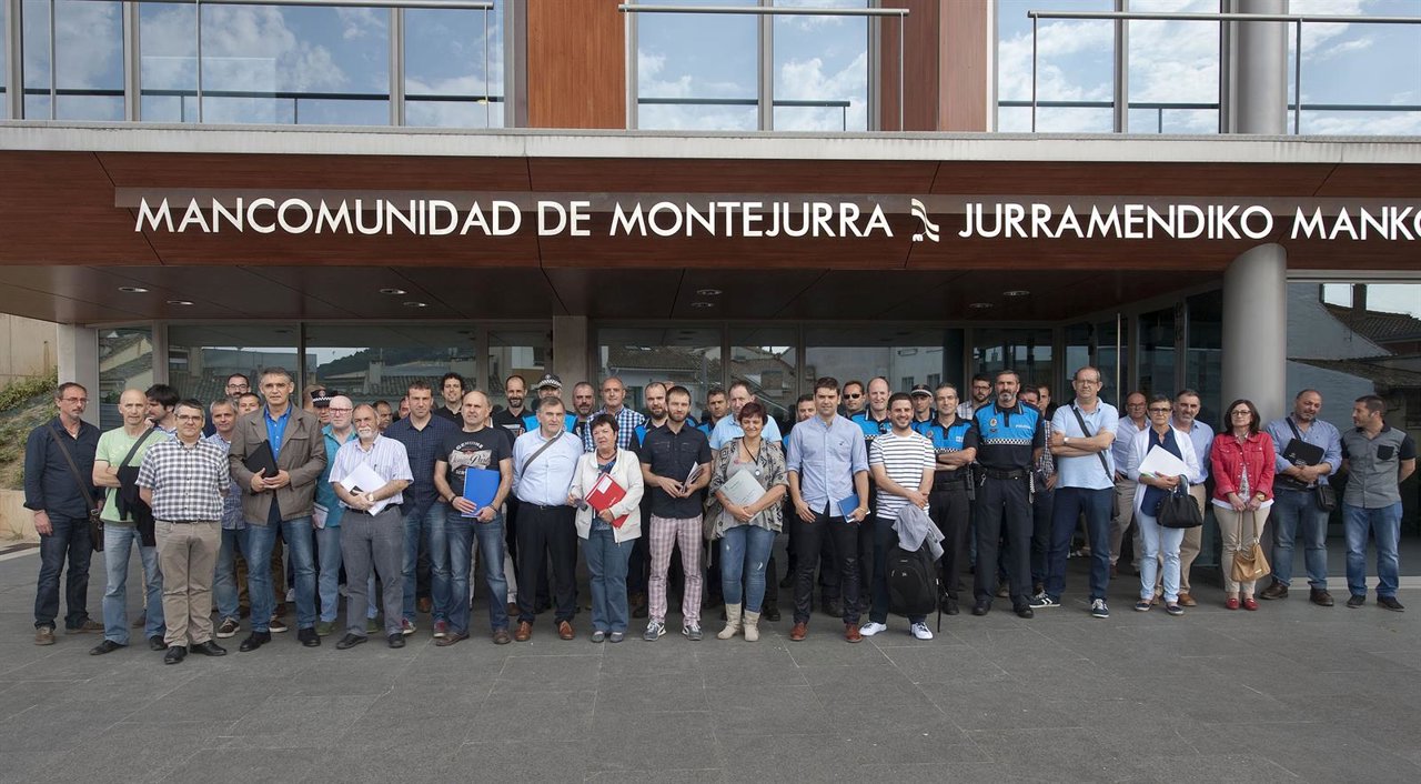 La consejera Beaumont se reune con 37 ayuntamientos