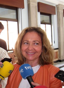 Consuelo Madrigal, Fiscal General del Estado.