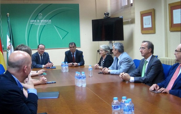 De Llera y Del Río en la reunión con responsables judiciales de Jaén.